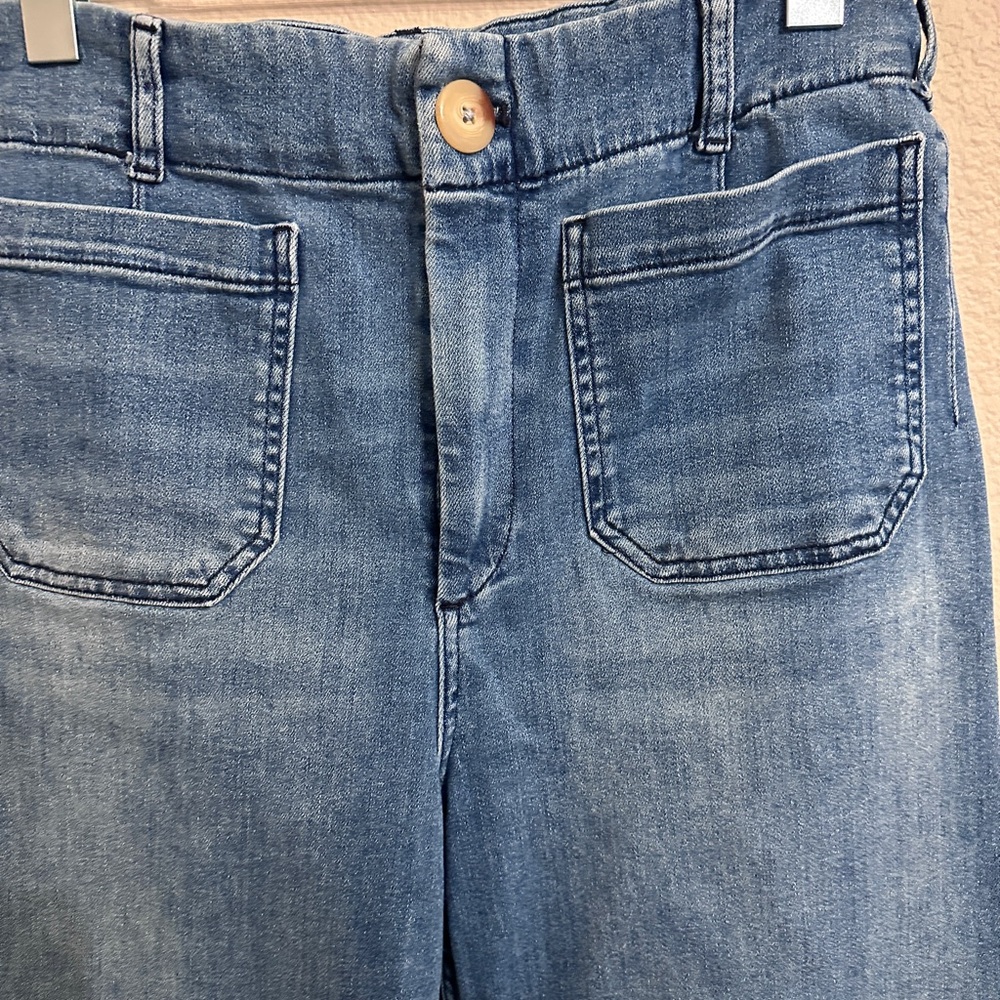 Maeve Cropped Wide-Leg Jeans in Medium Blue - Picture 2 of 4